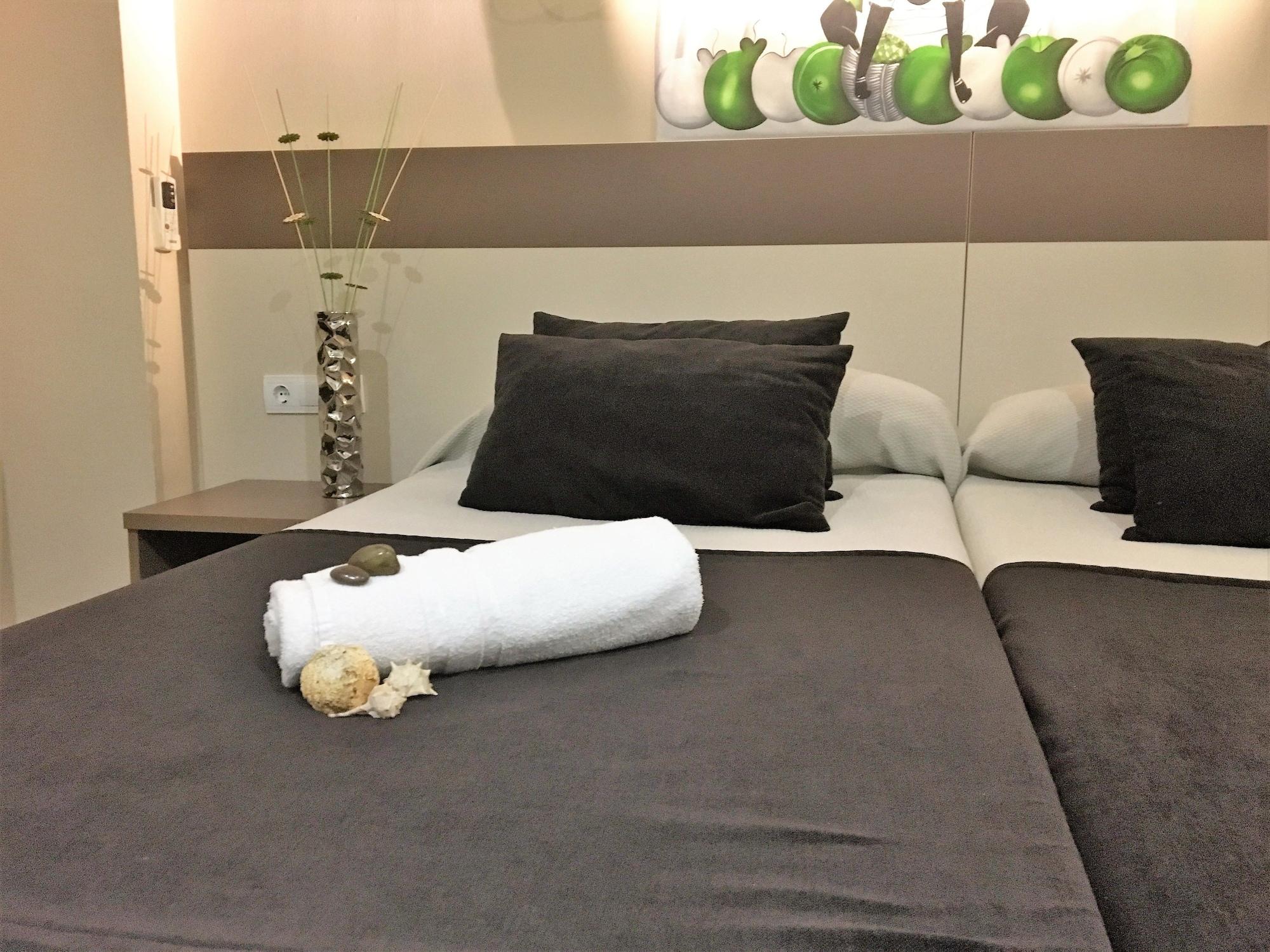 Hotel Ancla Оропеса дел Мар Екстериор снимка