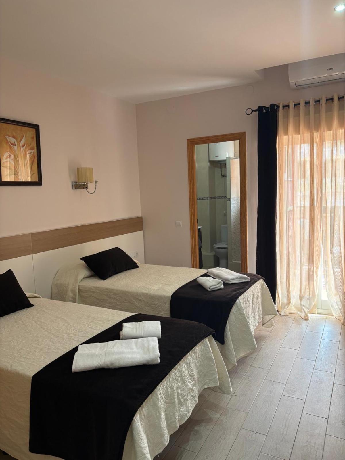 Hotel Ancla Оропеса дел Мар Екстериор снимка