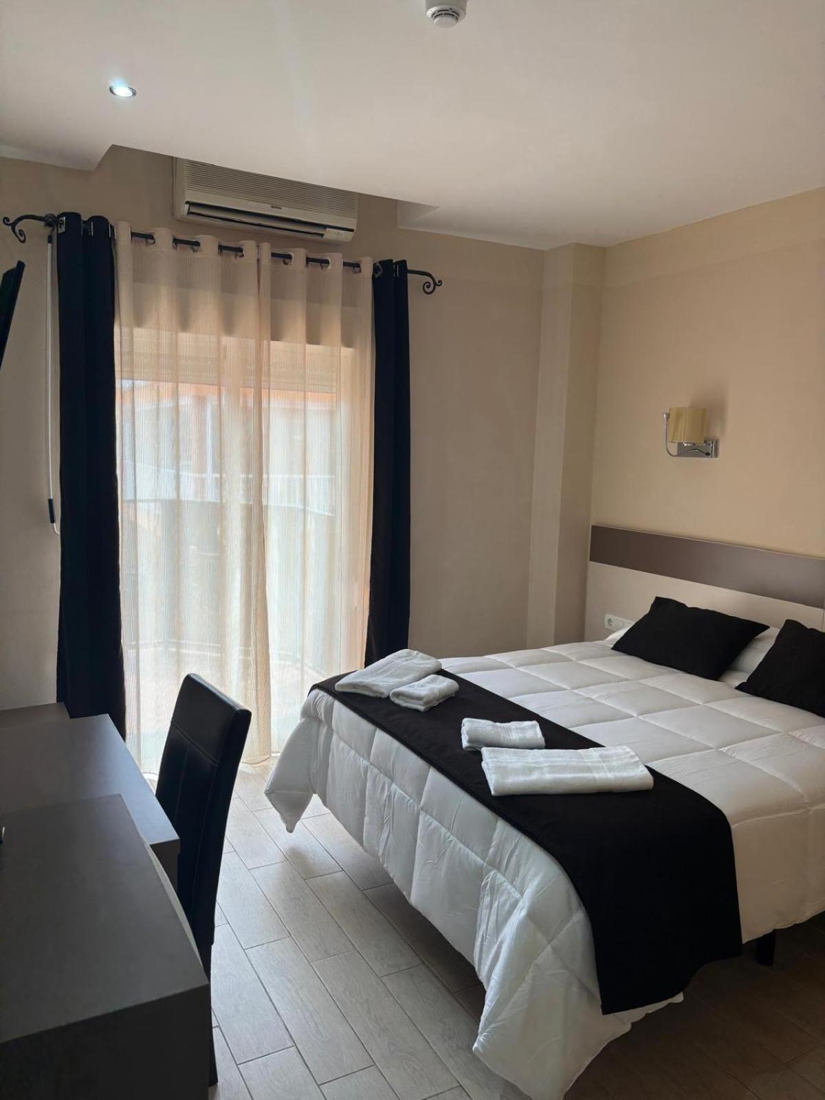 Hotel Ancla Оропеса дел Мар Екстериор снимка