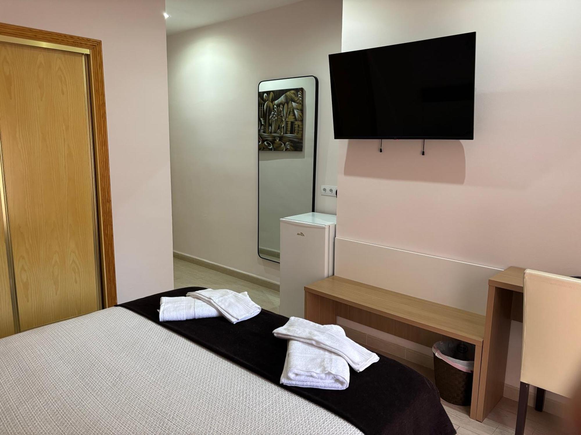 Hotel Ancla Оропеса дел Мар Екстериор снимка