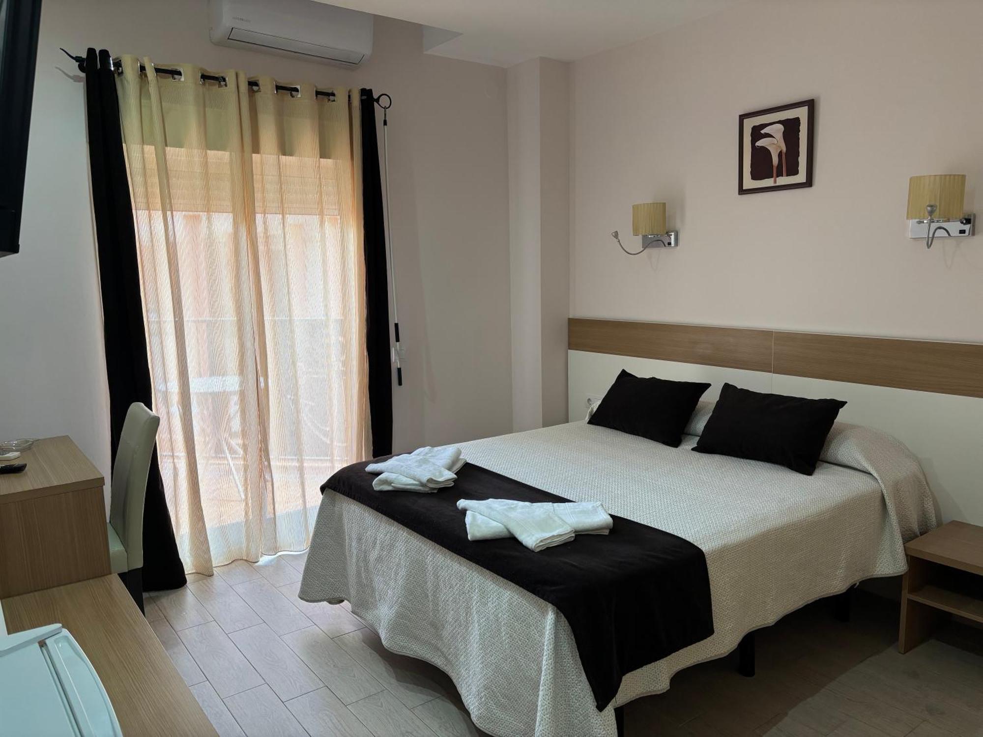 Hotel Ancla Оропеса дел Мар Екстериор снимка